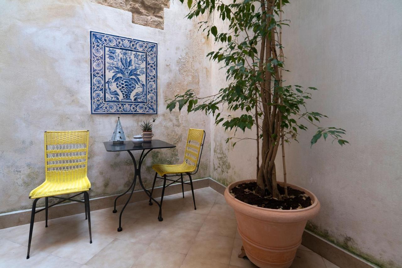 B&B Corte Dei Romiti - Suites & Apartments Sit Lecce Exterior photo